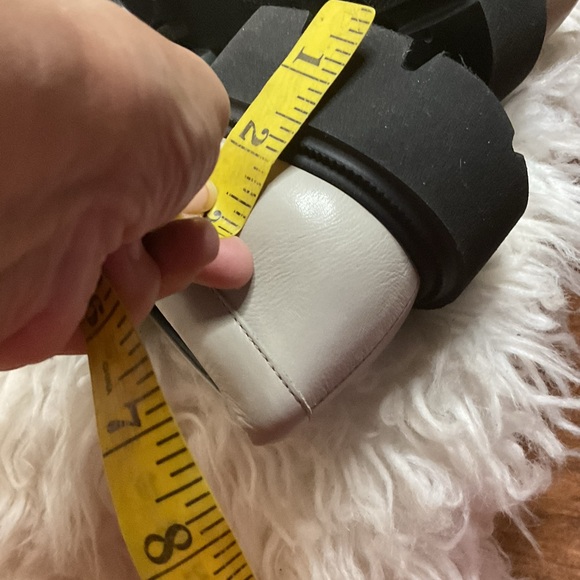 Miz Mooz Neutral leather lug sole loafers
40 - Picture 4 of 13